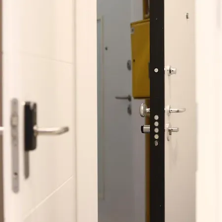 Lofty Exclusive Apartment *