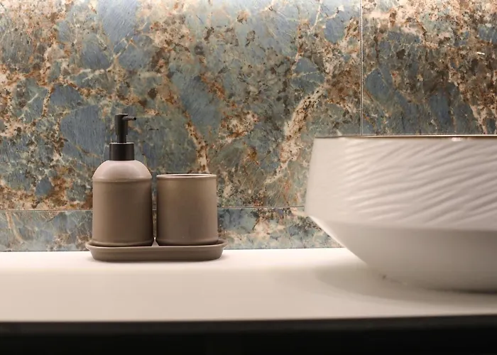 Lofty Exclusive アパート